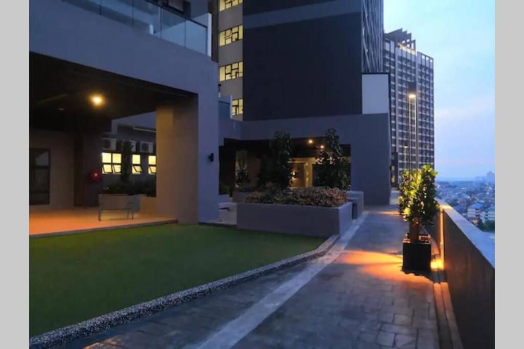 Apple Home 2 At Menara Simfoni, King Size Bed, Cheras, Nexflix, Wifi, Parking Сери-Кембанган Экстерьер фото